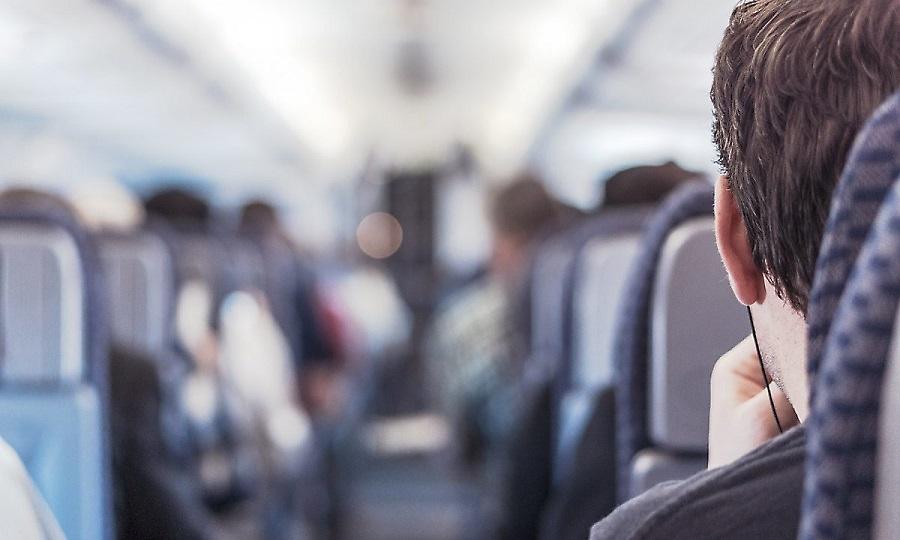 Αυτός είναι ο λόγος που τα αεροπλάνα έχουν μπλε καθίσματα