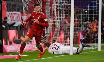 Ο Λεβαντόφσκι τα έχει… διακόσια στο Φράιμπουργκ!