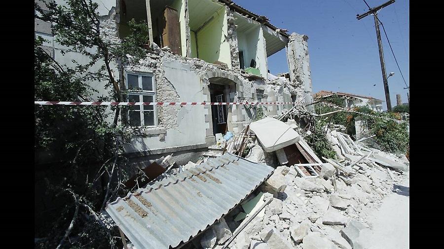 Αυτό είναι το ελληνικό χωριό που τραβάει «σαν μαγνήτης» τον εγκέλαδο