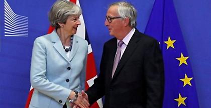 Γιούνκερ για Brexit: Η υπομονή των Βρυξελλών εξαντλείται