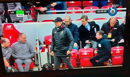 Άνθρωπος από το διαιτητικό τιμ πανηγύρισε το νικητήριο γκολ της Λίβερπουλ! (vid)