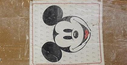 Σπείρα διακινούσε ναρκωτικά με σήμα τον Μίκυ Μάους στην Αθήνα