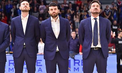 Συνεχίζει στον πάγκο της Σάσαρι ο Ποτζέκο