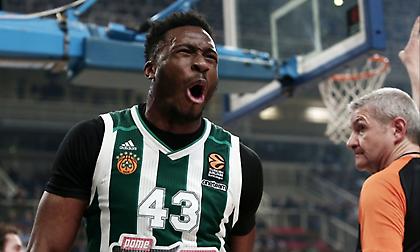 Αντετοκούνμπο: «Δείξαμε χαρακτήρα όταν βρεθήκαμε με την πλάτη στον τοίχο»