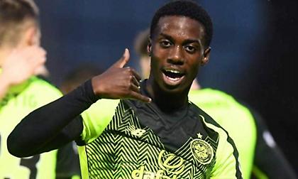 Αγκαλιά με τον τίτλο η Σέλτικ, τριάρα η Ρέιντζερς