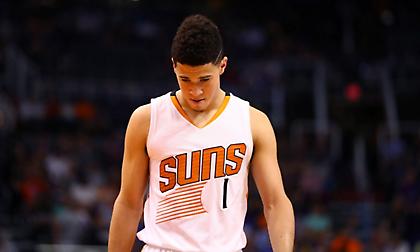 Χάνει το υπόλοιπο της σεζόν ο Μπούκερ