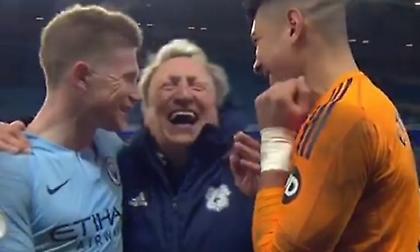 Ξεκαρδίστηκε ο Γουόρνοκ με την απάντηση του Ντε Μπρόινε για το γκολ (vid)