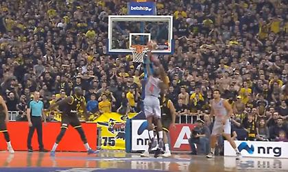 Το καλάθι του Ράις που «σκότωσε» την ΑΕΚ στο Top 5 (video)