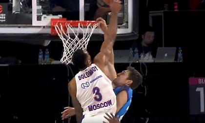 Η τάπα του Μπολομπόι στον Πλάις κορυφαία για το Μάρτιο στην Ευρωλίγκα (video)