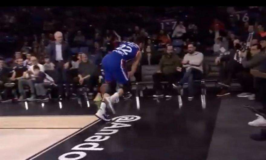 Ο Μίτσιτς… τσακίστηκε πάνω στα court seats (video)