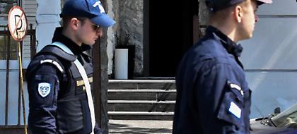 Θεσσαλονίκη: Ακινητοποίησαν με όπλα πελάτες και υπαλλήλους και έφυγαν με 1.500 ευρω