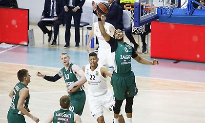 Τελευταίος MVP της κανονικής περιόδου ο Ντέιβις!