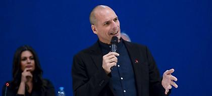 Αποκαλύψεις Βαρουφάκη για το «ριφιφί»: Ο Τσίπρας ήθελε να πάρουμε τα 17 δισ. ευρώ (video)