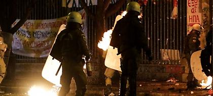 Νέα επεισόδια στα Εξάρχεια τα ξημερώματα - Επί τρεις ώρες