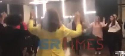 Ποντιακοί χοροί, με χάλκινα, για την υφυπουργό Εσωτερικών, Ελευθερία Χατζηγεωργίου (video)