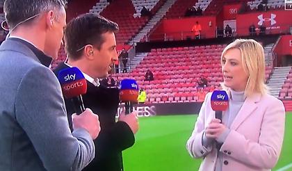 Τελικά... σκηνοθετημένο το τρικ των Κάραγκερ και Νέβιλ που γύρισαν την πλάτη στη ρεπόρτερ! (vid)