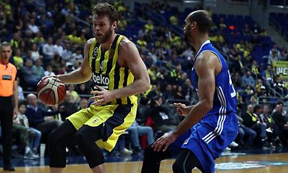 Περίπατος και χωρίς Σλούκα για τη Φενέρ