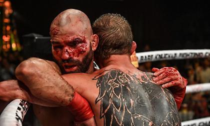 Bear Knuckle Fight: Ο Λόμποφ νίκησε τον Νάιτ μετά από μια αιματηρή (video)