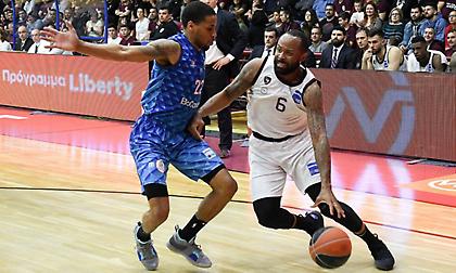 Νίκησε στο θρίλερ και φουλ για εξάδα ο Ήφαιστος