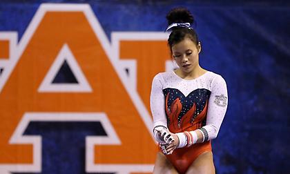 Σοκαριστικός τραυματισμός Αμερικανίδας γυμνάστριας (video)