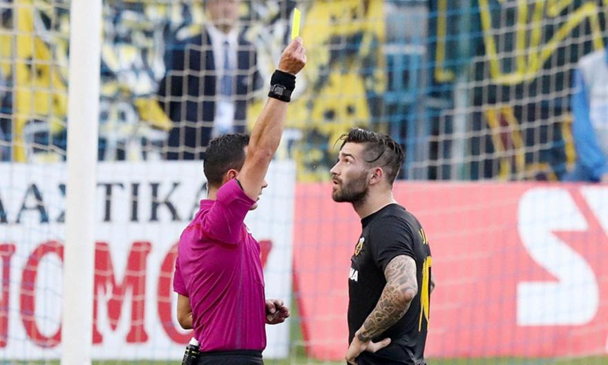 Έφτασε τις 27 κίτρινες με ΑΕΚ ο Λιβάγια