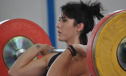 Τρία πανελλήνια ρεκόρ η Μπεντέλη στο Ευρωπαϊκό Πρωτάθλημα άρσης βαρών