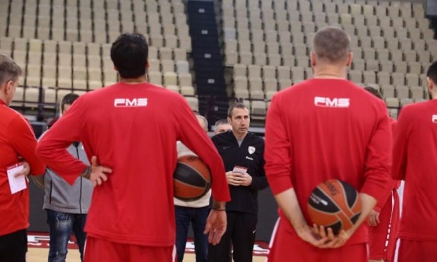 Μοναδικά προβλήματα Στρέλνιεκς, Σπανούλης στον Ολυμπιακό