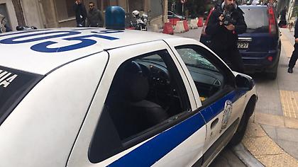 Επίθεση αντιεξουσιαστών σε περιπολικό στα Εξάρχεια