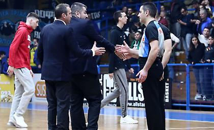 Έντονα παράπονα του Ολυμπιακού για τη διαιτησία κόντρα στο Περιστέρι