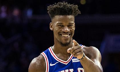 Έπαιζε με σαίτα στον πάγκο ο Μπάτλερ (video)