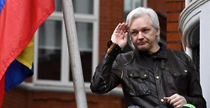 Τζούλιαν Ασάνζ: Πέντε πράγματα που πρέπει να ξέρεις για τον Mr Wikileaks