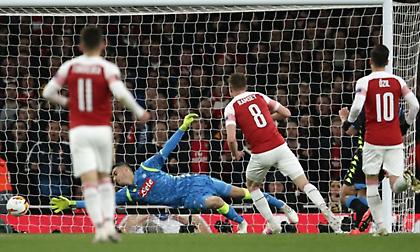 «Έκρυψε την μπάλα» η Άρσεναλ στο πρώτο γκολ επί της Νάπολι! (video)