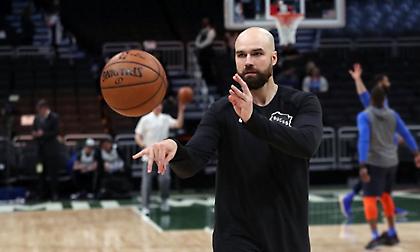 Σάλιβαν: Ο άνθρωπος πίσω από τη βελτίωση του Γιάννη στα τρίποντα