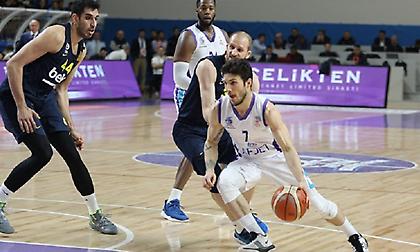 Περίπατος και… συγκατοίκηση με την Εφές για τη Φενέρ!