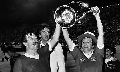 «Έφυγε» ο εμβληματικός αρχηγός της Λίβερπουλ, Τόμι Σμιθ