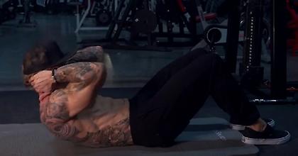 Τα μυστικά για κοιλιακούς… πέτρα και τα λάθη που σίγουρα κάνεις (vid)