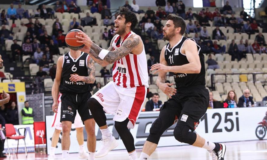 Νοκ άουτ με σπασμούς στη μέση ο Πρίντεζης