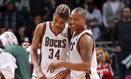 Μπάτλερ: «Φτιαγμένος από άλλο μέταλλο ο Γιάννης. Για μένα είναι ο MVP»