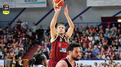 Κυνηγά την Αρμάνι η Βενέτσια, νταμπλ-νταμπλ ο Μπράμος