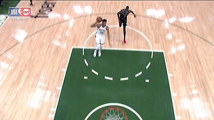 Παραμιλάει το NBA: Το κάρφωμα α λα… Τζόρνταν του Γιάννη (vids)