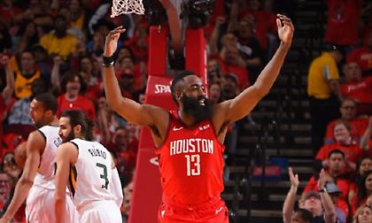 Με «καυτό» Χάρντεν το 1-0 οι Ρόκετς