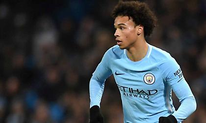 Δεν σταματάει να… σερβίρει ο Σανέ