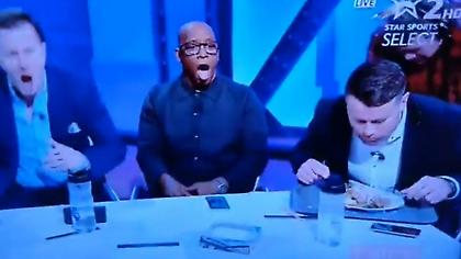 Ο Γκίβεν δεν σταματούσε να τρώει τη μπριζόλα του στο γκολ του Σαλάχ! (vid)