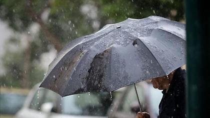 Καιρός: Συνεχίζει να είναι άστατος με βροχές και καταιγίδες