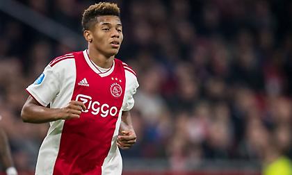 Ενδιαφέρον της Άρσεναλ για Νέρες