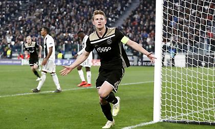 Κάρφωσε τη Γιουβέντους και «πάγωσε» το Τορίνο ο Ντε Λιχτ (video)