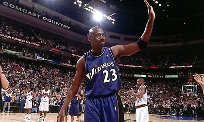 Το «αντίο» του θρυλικού Μάικλ Τζόρνταν! (video)