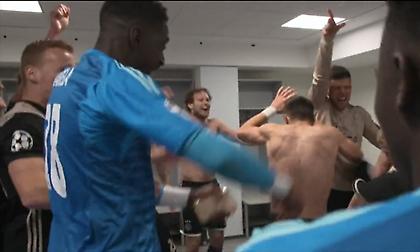 Οι έξαλλοι πανηγυρισμοί των παικτών του Άγιαξ στα αποδυτήρια (video)