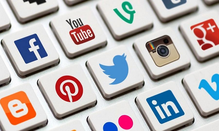 Social media: Τι δεν πρέπει να δημοσιεύεις ποτέ όταν ταξιδεύεις με αεροπλάνο