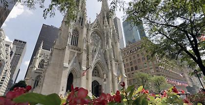 Συνελήφθη άντρας που επιχείρησε να βάλει φωτιά σε Καθεδρικό της Νέας Υόρκης